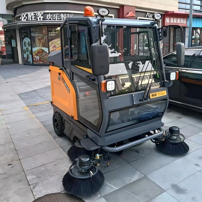 常州银湖商业MN-E810FB电动封闭式大功率扫地机